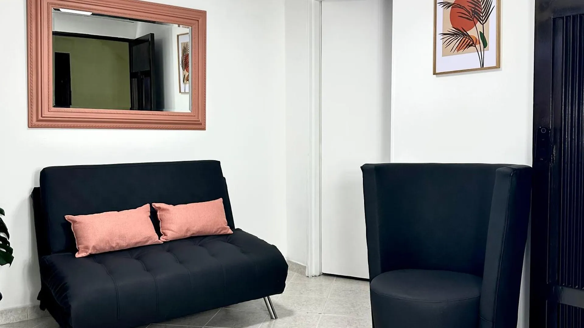 Cozy Apartment In The Heart Of Медельин